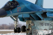 ロシア支配地域に墜落したSu-34 戦闘爆撃機、空中分解か？