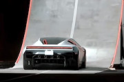【動画】そり立つ壁。テスラ、新型ロードスターの発表で異次元のプレゼンをしてしまう。