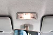 車の室内灯を付けるとブチ切れする奴おるよな