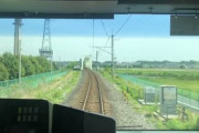 【動画】撮り鉄が線路侵入して電車急停止…停車しても何事もなかったかのようにシャッターを切り続ける