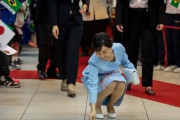 【悲報】佳子さま、あやうく「おパンツ」がお見えになってしまうwwwww