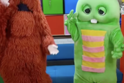 これは凄い！ついに“局の垣根”を超える！！！ガチャピンとムック『ハマいくではなく、ガチャムクです！』ダンス動画を公開！！！