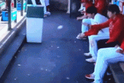 【GIF】大谷翔平、謎の遊びを始める