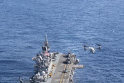 米海軍強襲揚陸艦2隻「トリポリ」「アメリカ」が東シナ海で近接航行訓練を実施！