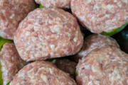 【画像】ピーマンの肉詰め仕込んだ😡👉🫑