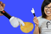 これは使える？使えない？日本の珍道具「ポテチの手」！