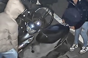 バイクはこうして盗まれる。足立区でアドレスV125を盗む窃盗団の映像が公開される。