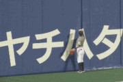 【GIF】福留の打球挟まる、阪神追いつかれる