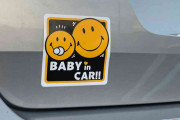 よく見る車の「赤ちゃん乗ってます」ステッカー アピールの意味は？ 発祥はまさかの「海外」!? 効果を実感するユーザーも