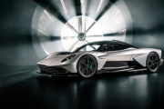 アストンマーティン、新型スーパーカー「ヴァルハラ」の詳細を公開　PHV １０００馬力　価格は１億２００万円