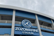 【悲報】ZOZOマリン、雨模様の上に強風なのに試合強行