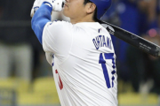 海外の反応     「俺たちには大谷がいる！」大谷翔平、ポストシーズン第１号ホームラン！