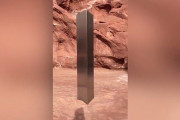 【！？】アメリカの砂漠で発見されたモノリス、消失