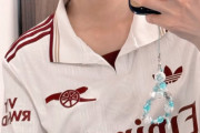 【サッカー】松井玲奈、アーセナルの22年ぶり優勝の日にユニ姿で外出 帰り道にグーナーとグータッチ「こんな人生もあるのか」