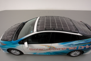 車が太陽光充電だけで走るようになるらしいぞ