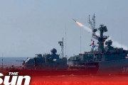 海外「古いなあ…」日本付近で訓練するロシア軍の映像が報道される