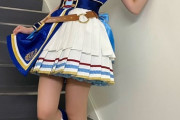 【画像】ライブでコスプレさせられたウマ娘声優のスタイルヤバすぎるw