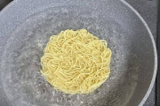 俺が考えた最近ハマってるインスタントラーメンの食べ方教えて良い？