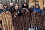 【ウクライナ侵攻】ロシア兵の遺族に補償として「毛皮をプレゼント」　お礼の動画撮影が終わった途端に取り上げる