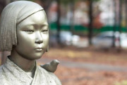 ずーっと撤去には応じないニダ！　〜　【産経新聞】 ドイツで慰安婦像2体設置、ナチス博物館と教会で　国際女性デーに合わせて韓国系団体主導