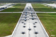 グアムのアンダーセン米空軍基地でエレファントウォーク…フランスのラファール戦闘機が参加！