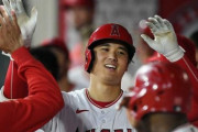 大谷翔平.273 21本 50打点 10盗塁 OPS.991 3勝1敗 防御率2.70