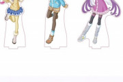 【画像】最近の女児アニメ、約1万円もする巨大アクリルスタンドを売る。誰向けの商品なんだ？