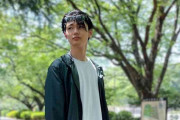 冨永愛の17歳長男、身長190センチの全身ユニクロコーデが「ハイブランドの服に見える」「イケメン」
