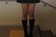 【画像】JKの生足ってこれくらいのサイズがちょうどいいよな？