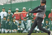 【野球】巨人ＯＢ　松井秀喜氏が苦笑い　２４スイングで柵越えなく「これが精いっぱい」