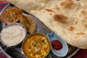 インドカレー店員「おかわり自由だからたくさん食べてね」ワイ「遠慮せえへんで」