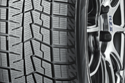 スタッドレス購入の検討時期になりました