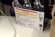 【悲報】X民「一番くじでメカゴジラが当たった！わーい」→店員「ベリベリ」突然箱を破き出すwwwwwwwww
