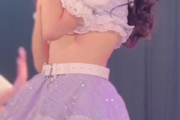 【動画】アイドルさん、ライブ中にパンツ丸出しｗｗｗｗ