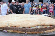 【でかすぎ】ギネス記録の超巨大ハンバーガーがこれwwwwwwww（画像あり）