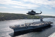 オスロフィヨルドに向かう米海軍最新鋭空母「ジェラルド・R・フォード」！
