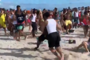 【動画】陽キャさん砂浜でガチのケンカをしてしまう…