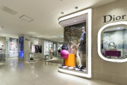 ハイブランド・Diorの接客が酷すぎて悪評がヤバイことになる・・・「学生服着て行ったらフル無視」「貧乏そうな客には舌打ち」