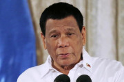 【悲報】ドゥテルテ大統領「コロナ対策に従わない奴は撃っていいぞ」 警官「おかのした」