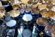 青山英樹さんのドラムセットが要塞化