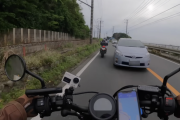 ワイバイク乗り、YouTubeでプリウスミサイルに散ったバイク女子を見てドラレコ購入決意