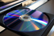 【高画質・大容量】ブルーレイはオワコン？ ソニー生産終了が意味する「次世代メディア」の失敗