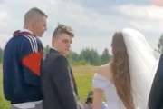 おもロシア。結婚式の一番大切な場面で泥酔してしまった新郎ｗｗｗ