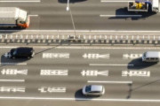【gifあり】高速道路の真ん中の道走るやつってなんなん？
