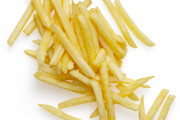 【悲報】フライドポテト業界、マクドと同じような「細いタイプ」一強すぎる