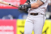 【悲報】高橋由伸「オドーアは140キロ台に差し込まれフライの追いかけ方がぎこちなかった」