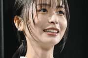 元欅坂46の27歳女優、穏やかな表情のロングドレス姿に称賛の声「世界一美しいヒロイン」「ガチで尊い」「その笑顔は反則」