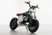 BMW、10代向けの都市型電動バイク「Concept CE 02」を発表
