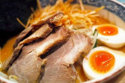 ワイ、ラーメン屋でチャーシュー丼と餃子だけを頼むファインプレー
