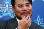 DeNA浜口遥大、470万円増の年俸6300万円で契約更改　ヒゲを蓄えて現れ「アメリカに行くので、なめられないように」